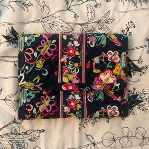 Like New Vera Bradley Jewelry Folio in Retired Ribbons pattern Travel Organizer